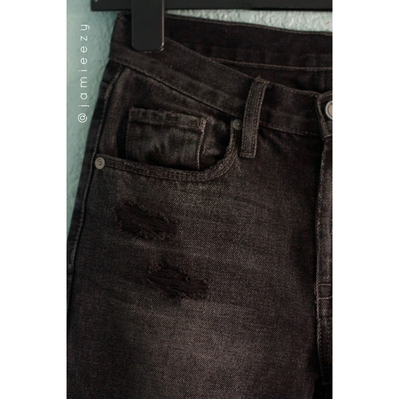 BLANKNYC | "The Rivington" Distressed Tapered Jean - Picture 4 of 8